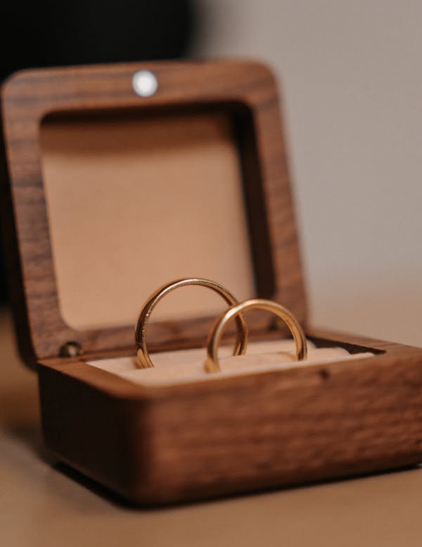 Découvrez l'élégance des boîtes à bijoux en bois artisanales
